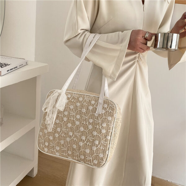 Lace Woven Large Capacity Single Shoulder Bag - Image 4
