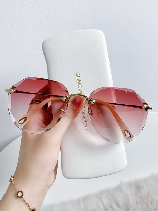 Seaside Anti-ultraviolet Sunglasses Driving Special Eyes Big Face Is Thin - Image 6