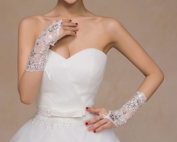 Mother wedding dress gloves - Image 6