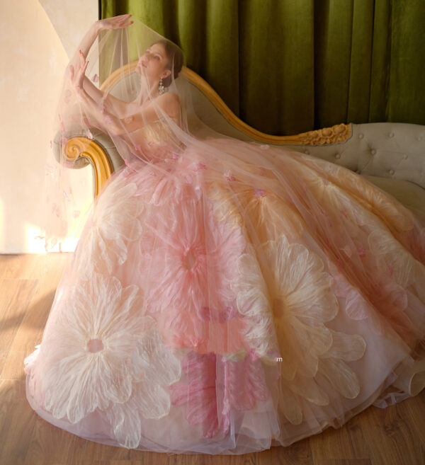 Wedding Dress Skirt Train Bride Performance Art - Image 4