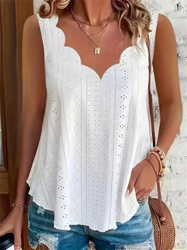 Plus Size Eyelet Cut Out Tank Top, Casual Scallop Trim V Neck Sleeveless Top For Summer, Women's Plus Size Clothing - Image 2