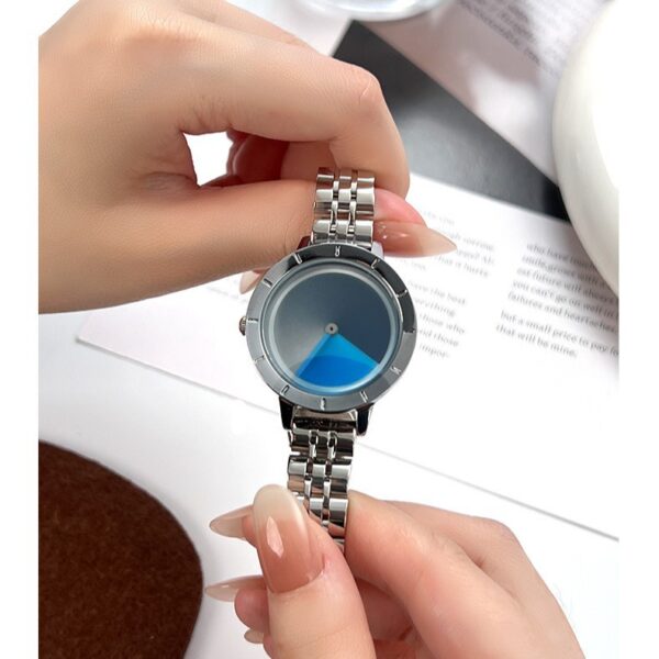 Women's Quartz Watch With Advanced Gradient Dial Fashion Design - Image 8