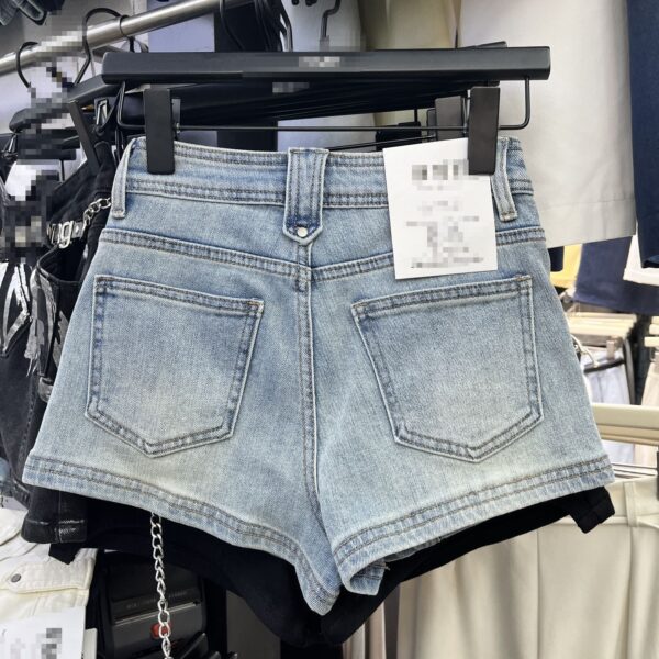 Design Sense Chain Decoration Fashion Denim Shorts - Image 3
